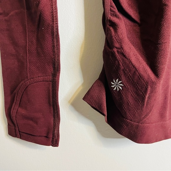 🏷️ 2/$20 Athleta Plum 1/4 Zip Pullover - Picture 3 of 7